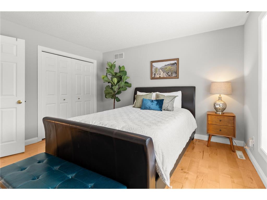 8048 Marsh Creek Alcove Woodbury MN 55125 6826073 image23