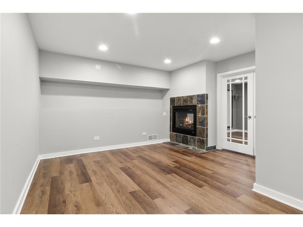 8048 Marsh Creek Alcove Woodbury MN 55125 6826073 image36