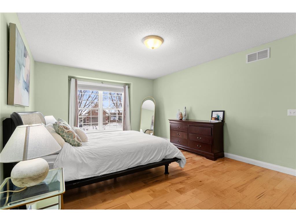 8048 Marsh Creek Alcove Woodbury MN 55125 7036875 image31