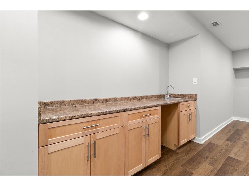 8048 Marsh Creek Alcove Woodbury MN 55125 7036875 image38