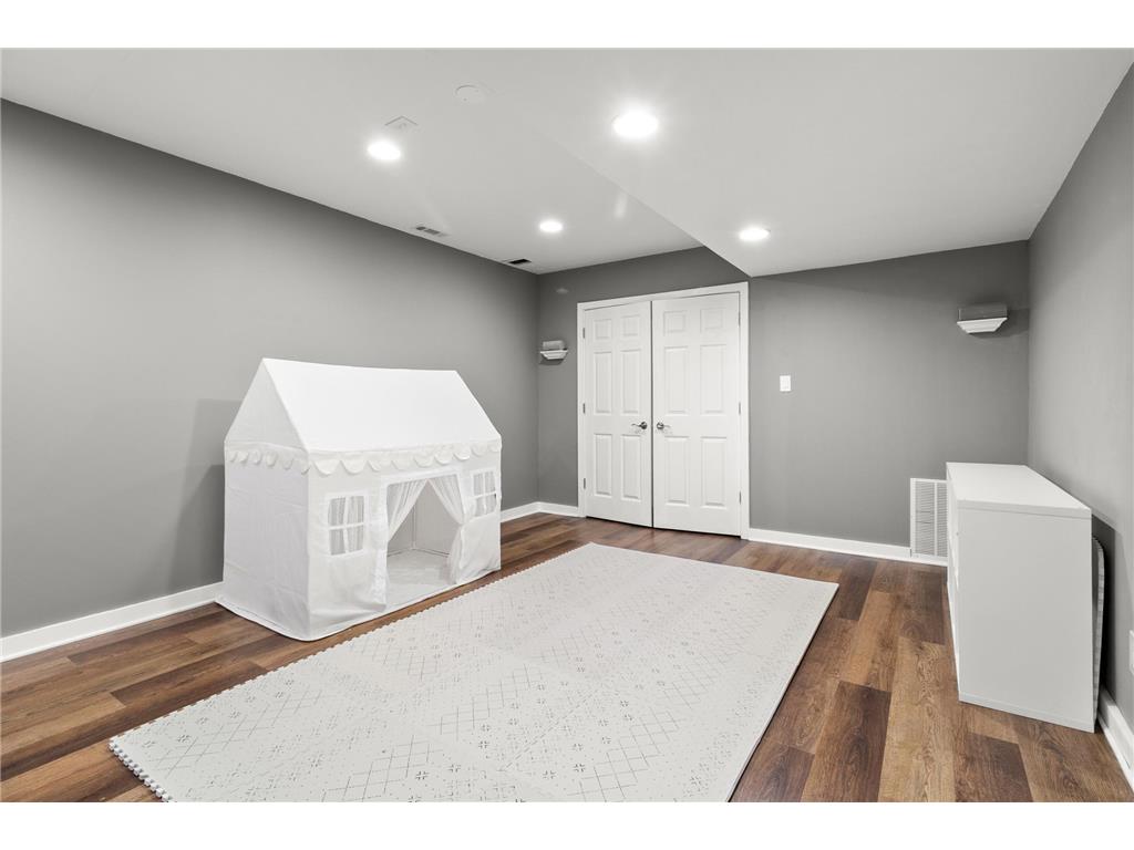 8048 Marsh Creek Alcove Woodbury MN 55125 7036875 image41