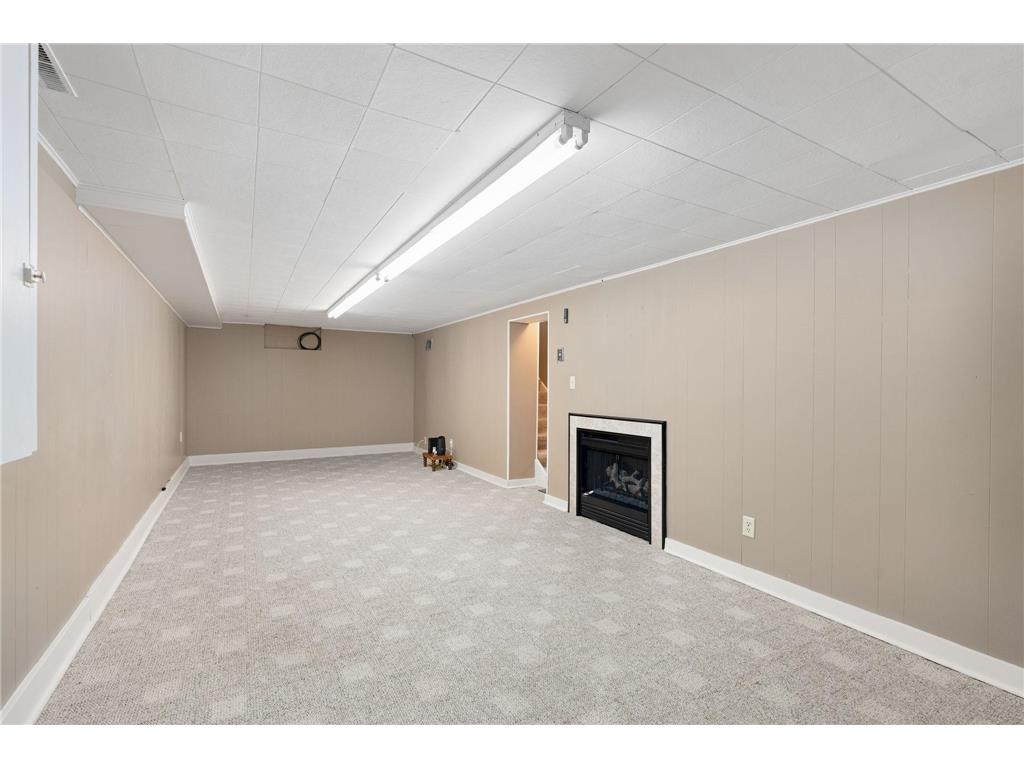 805 15th Avenue SE Austin MN 55912 7047057 image32