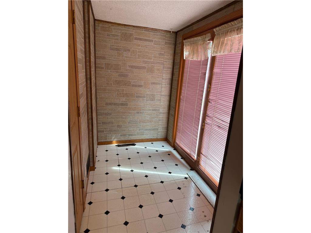 805 E Elm Street Redwood Falls MN 56283 6738101 image5