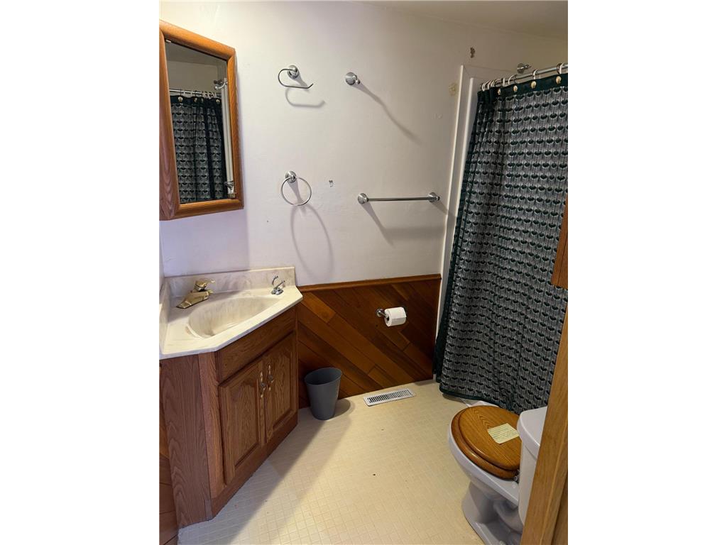 805 E Elm Street Redwood Falls MN 56283 6738101 image6