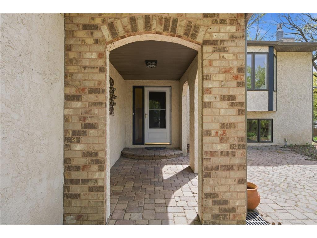 805 Lacota Lane Burnsville MN 55337 7072491 image2
