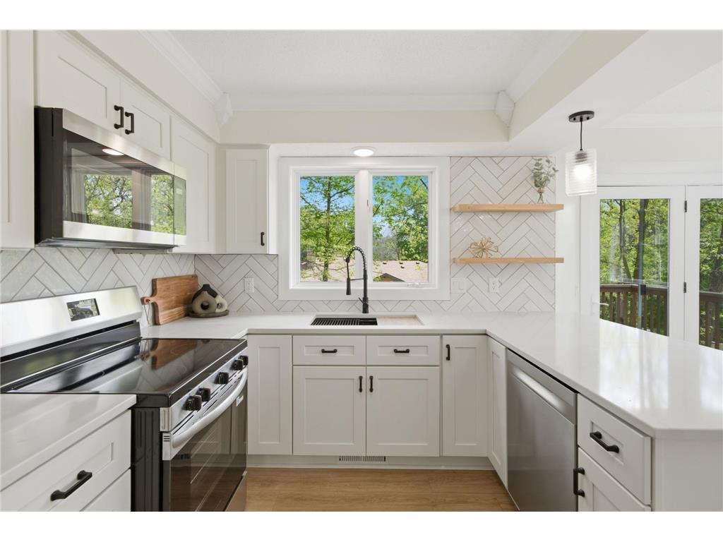 805 Lacota Lane Burnsville MN 55337 7072491 image5