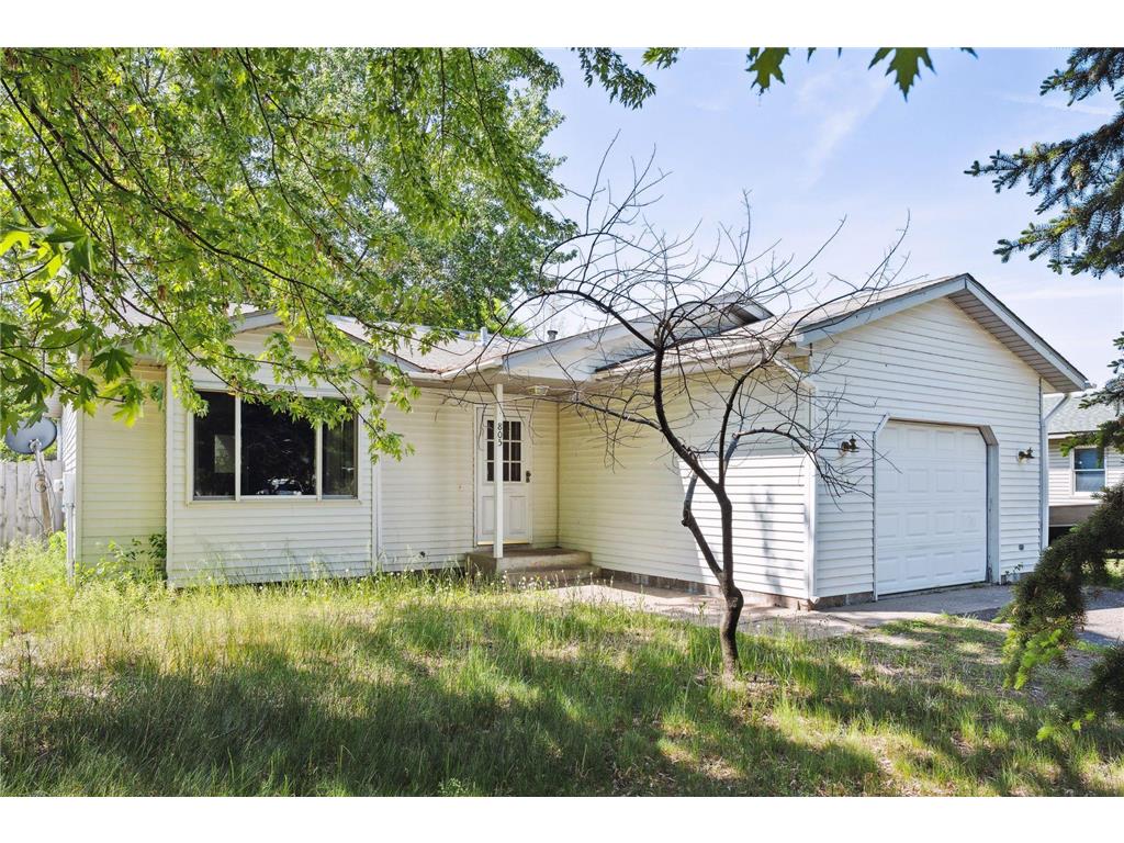 805 Marion Street SW Isanti MN 55040 6273633 image1