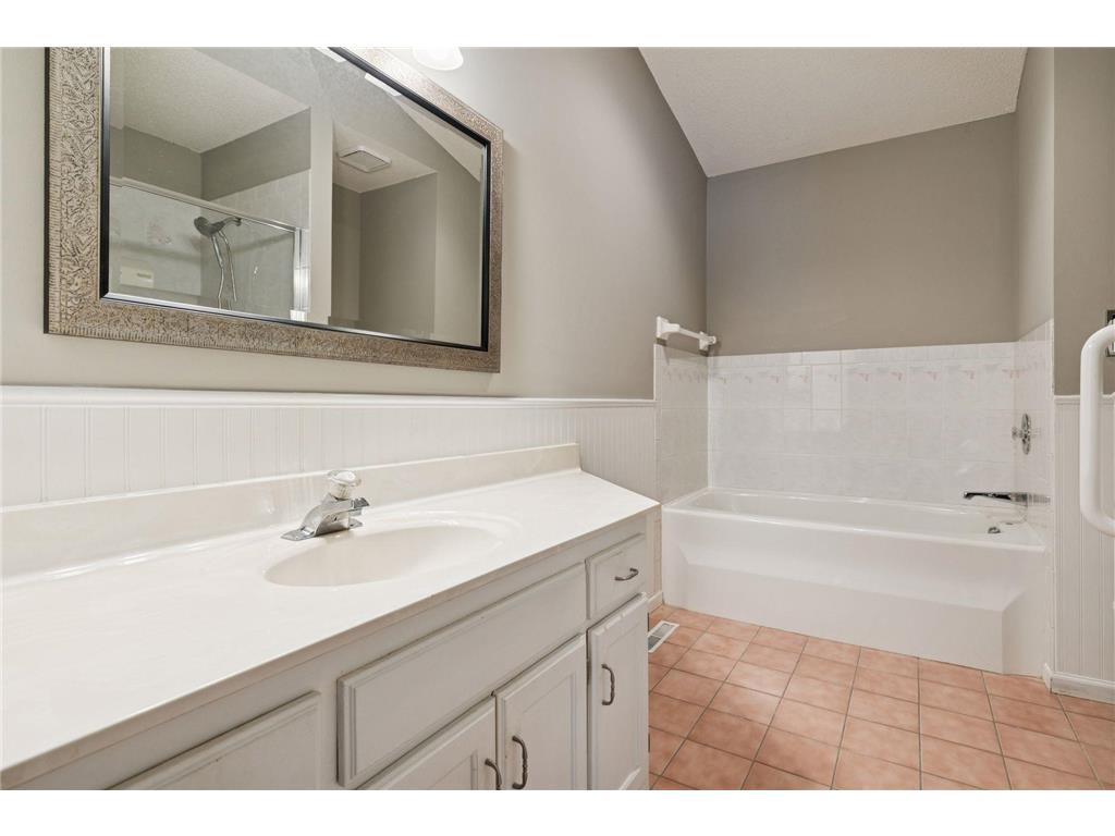 805 Southcross Drive E Burnsville MN 55306 6816563 image14