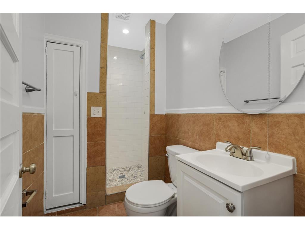 806 6th Street SE Minneapolis MN 55414 7068739 image20