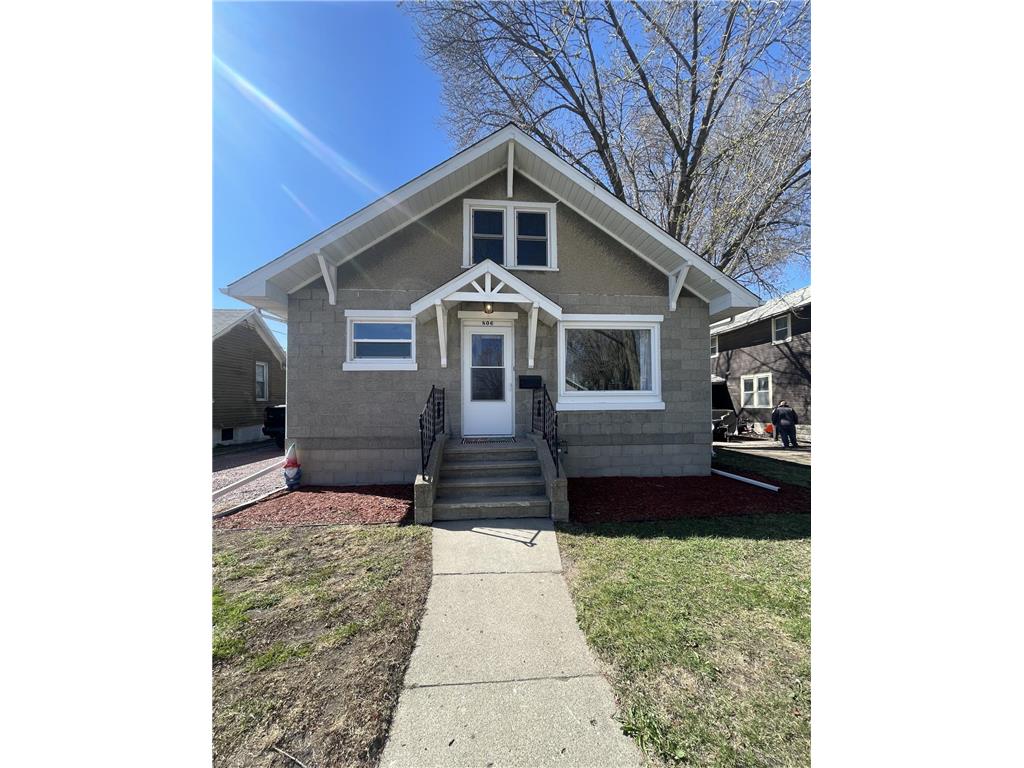806 E 3rd Street Fairmont MN 56031 6363705 image1