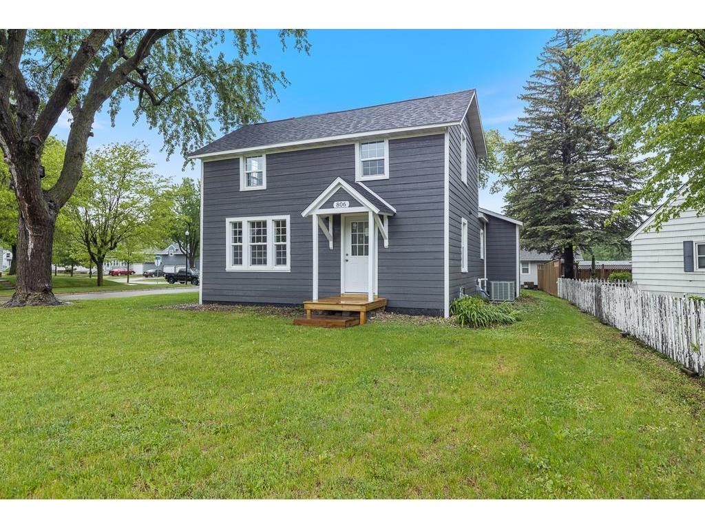 806 N 4th Street Marshall MN 56258 6724395 image1