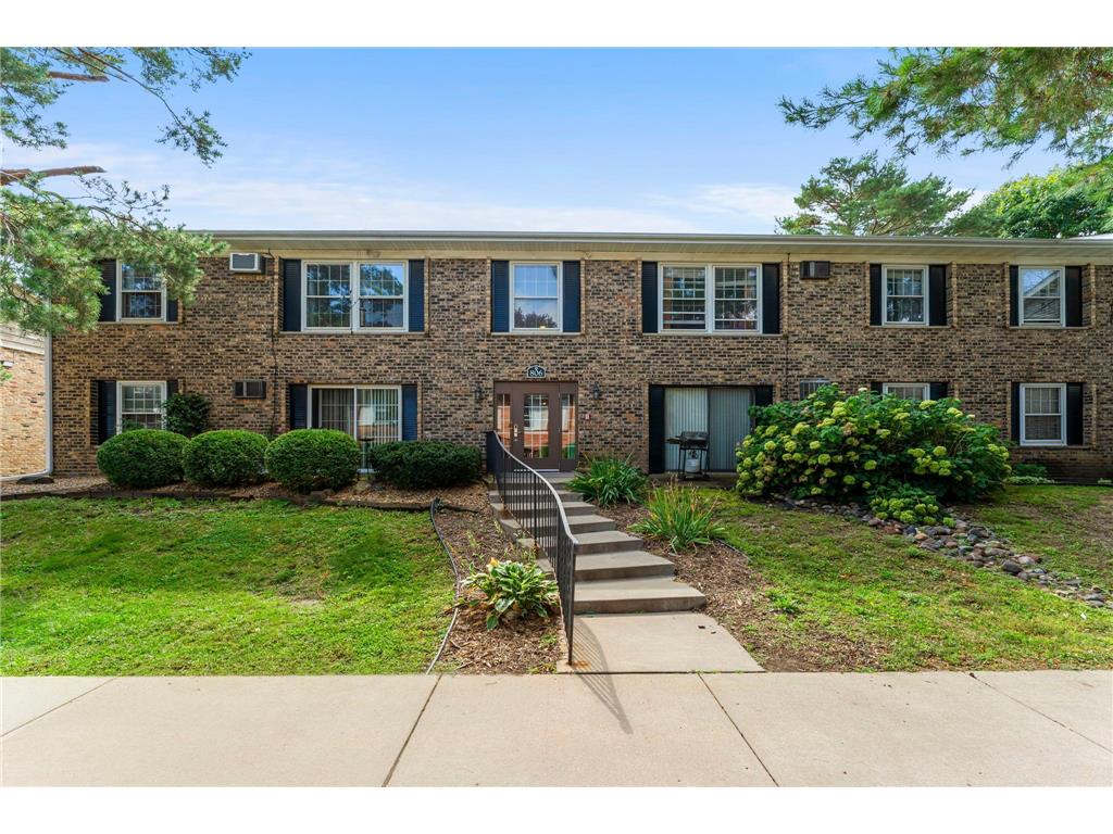 806 Old Settlers Trail #8 Hopkins MN 55343 6785766 image1