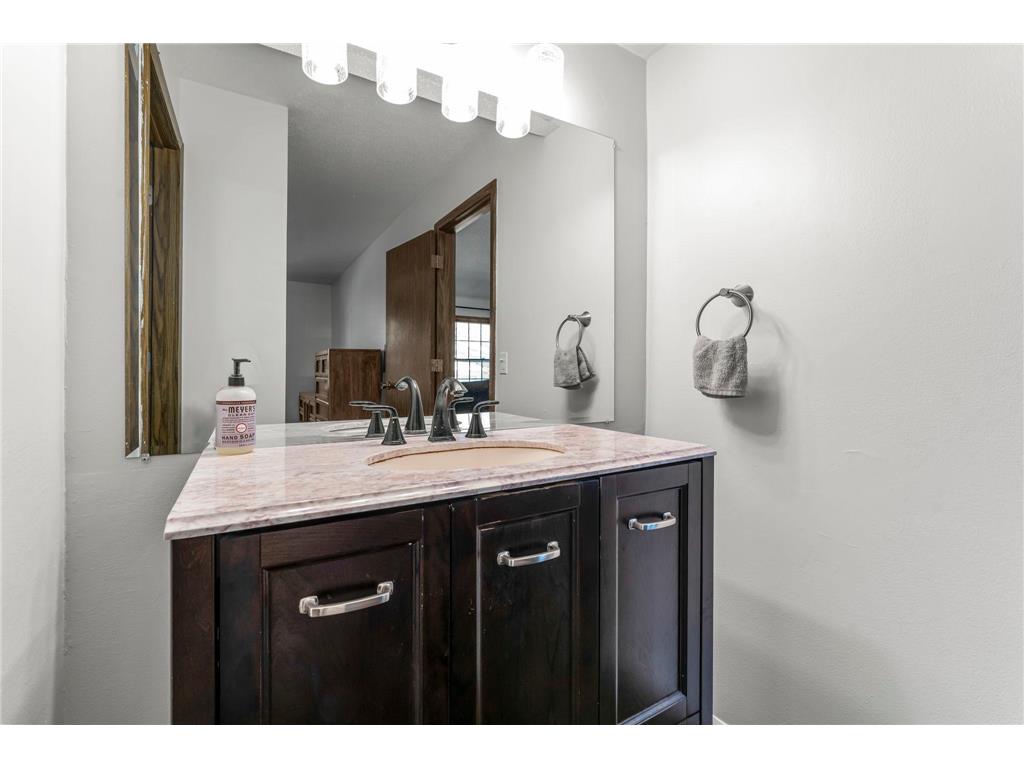 806 Old Settlers Trail #8 Hopkins MN 55343 6785766 image20