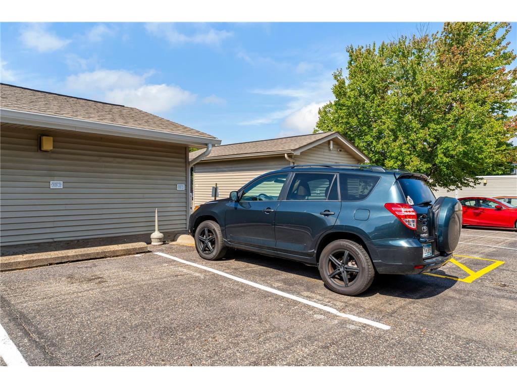 806 Old Settlers Trail #8 Hopkins MN 55343 6785766 image22