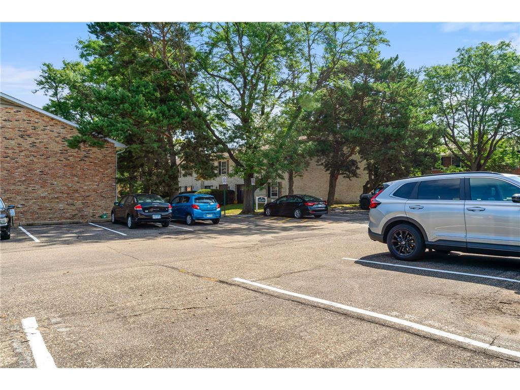 806 Old Settlers Trail #8 Hopkins MN 55343 6785766 image23