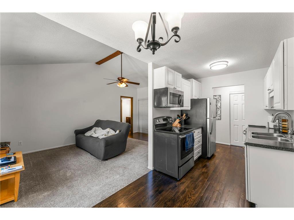 806 Old Settlers Trail #8 Hopkins MN 55343 6785766 image3