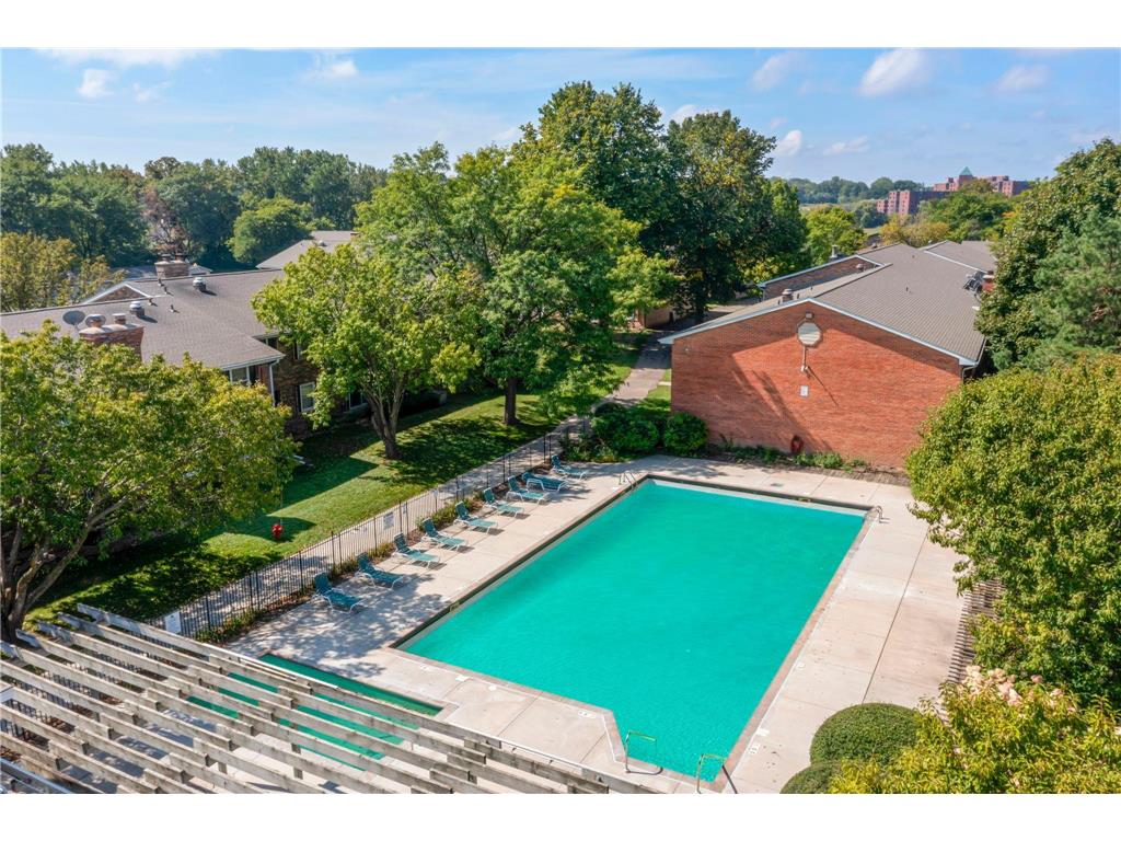 806 Old Settlers Trail #8 Hopkins MN 55343 6785766 image31