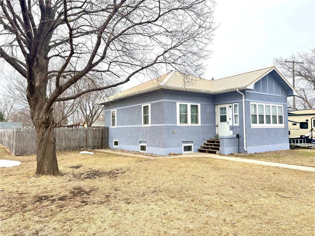 806 Ring Avenue N Canby MN 56220 7040741 image1