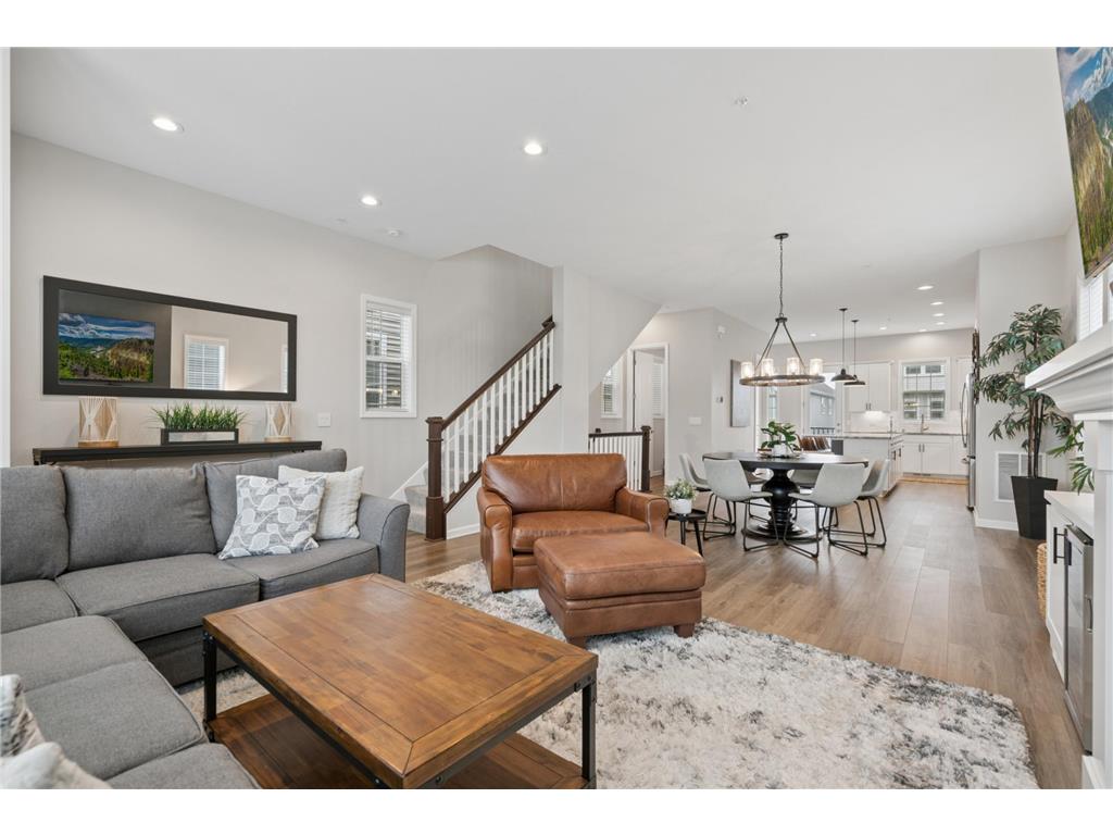 8064 Central Park Way N Maple Grove MN 55369 7072121 image2
