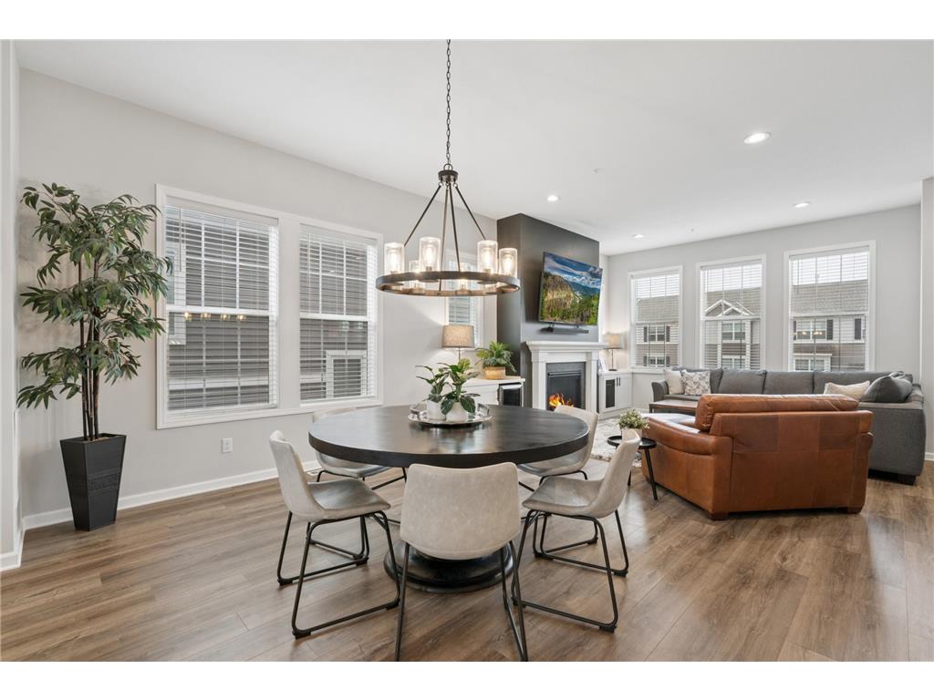 8064 Central Park Way N Maple Grove MN 55369 7072121 image8