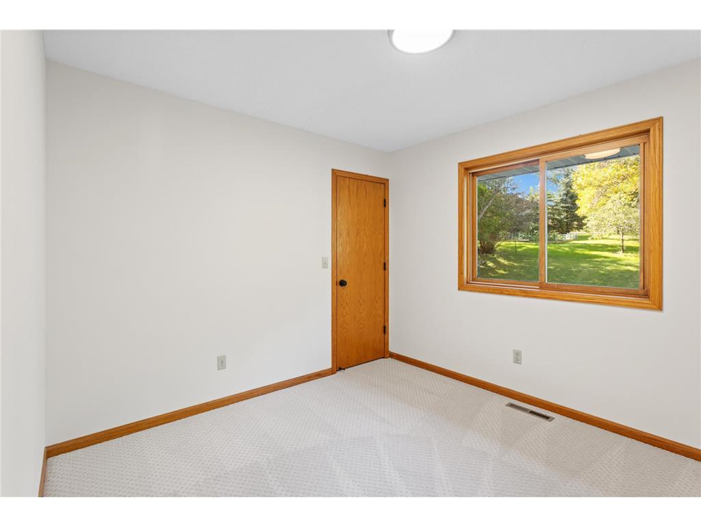 8064 Narcissus Street Victoria MN 55386 6796493 image17