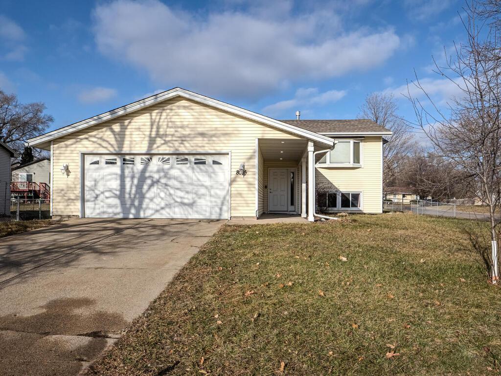 8065 Camden Avenue N Brooklyn Park MN 55444 6452032 image1