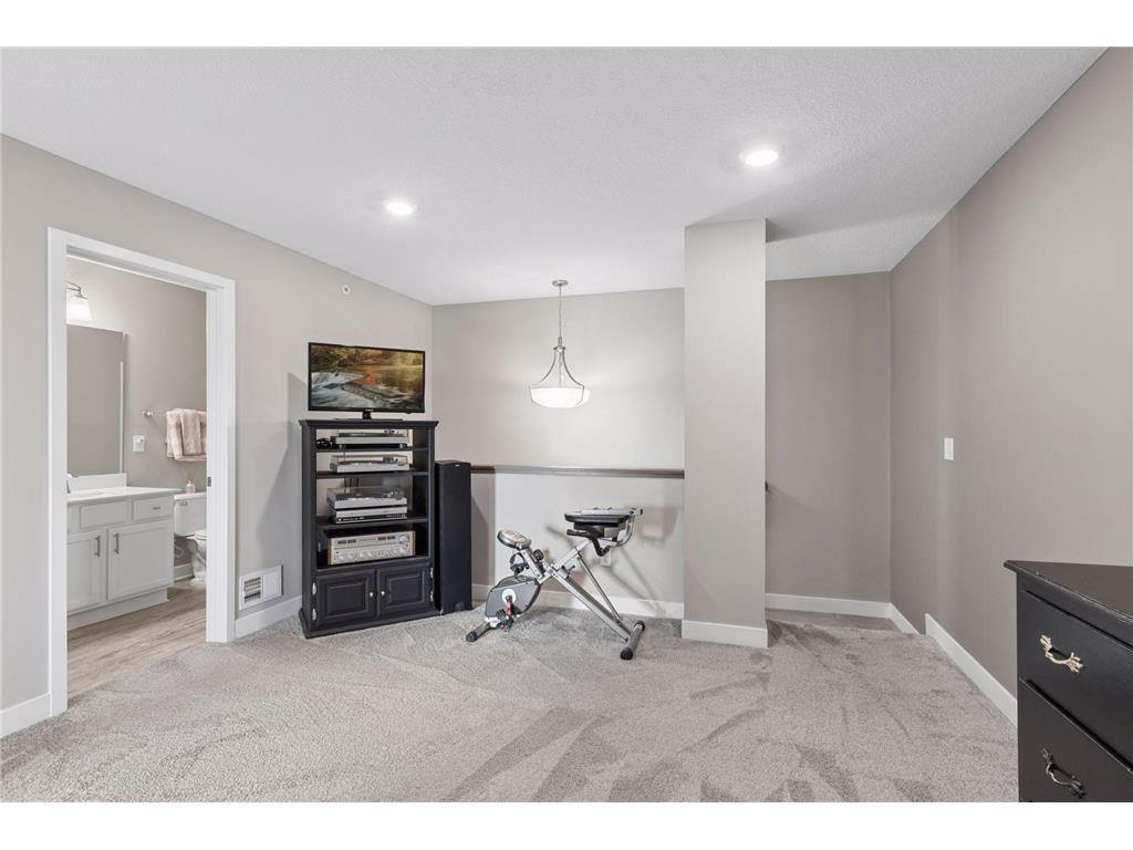 8067 Abercrombie Lane Woodbury MN 55129 7032766 image24