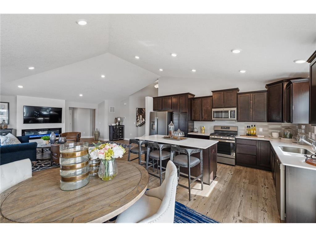 8069 186th Street W Lakeville MN 55044 6365497 image1