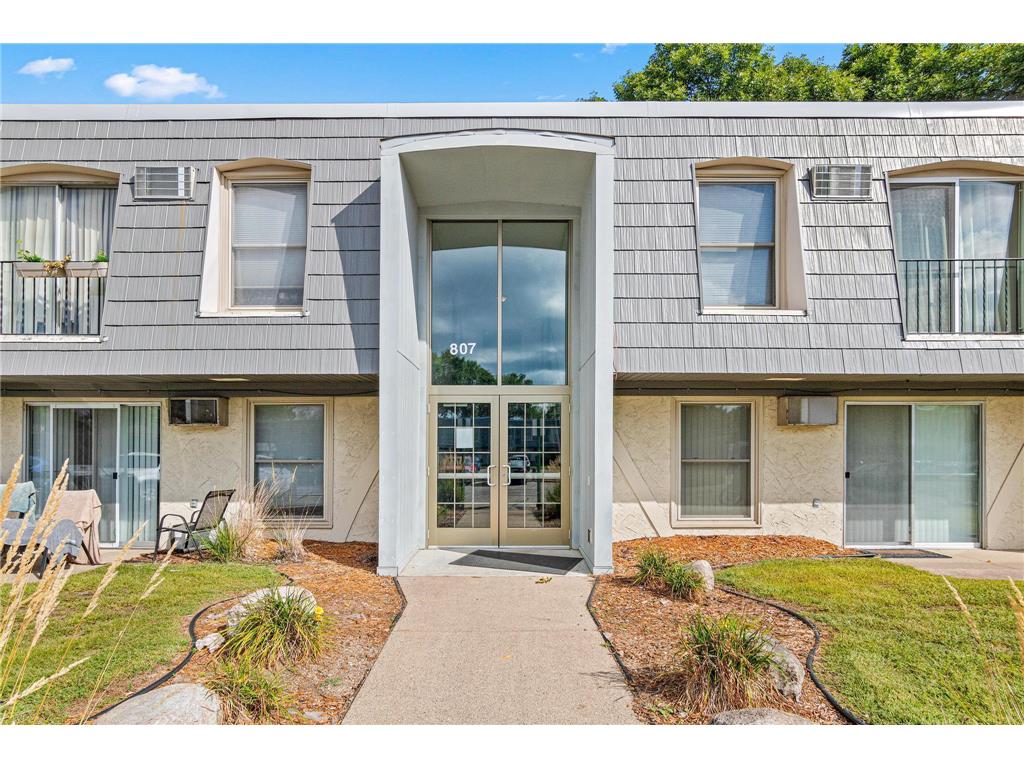 807 11th Avenue S #6 Hopkins MN 55343 6824693 image1