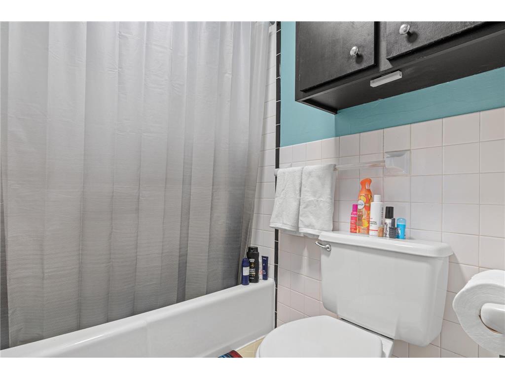 807 11th Avenue S #6 Hopkins MN 55343 6824693 image13