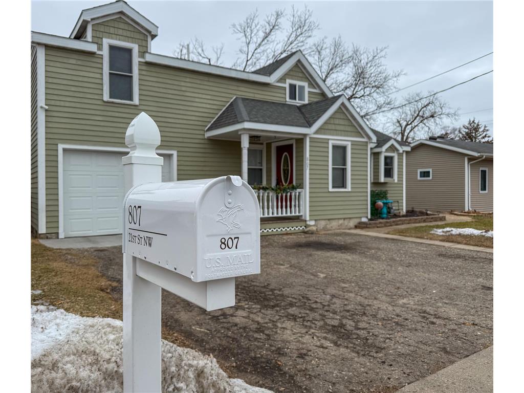 807 21st Street NW Bemidji MN 56601 7033688 image1