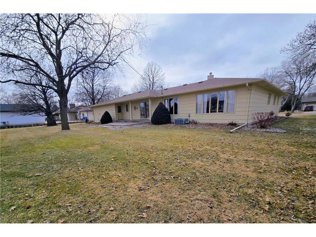 807 7th Avenue SE Pipestone MN 56164 7024087 image51