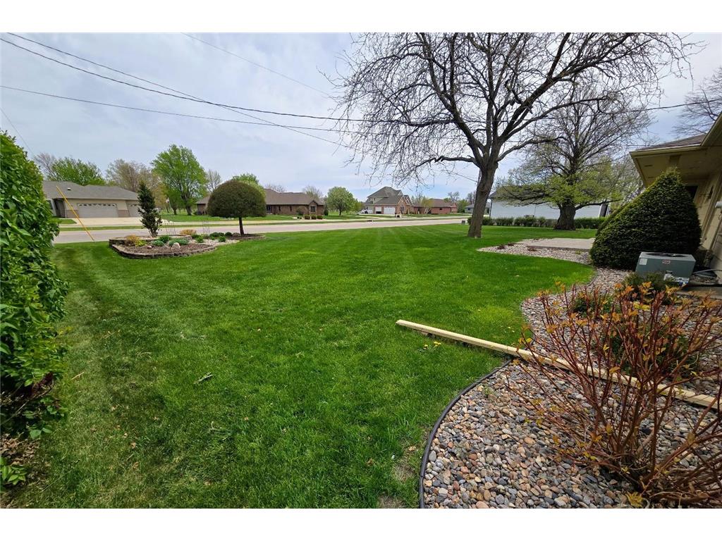 807 7th Avenue SE Pipestone MN 56164 7024087 image55