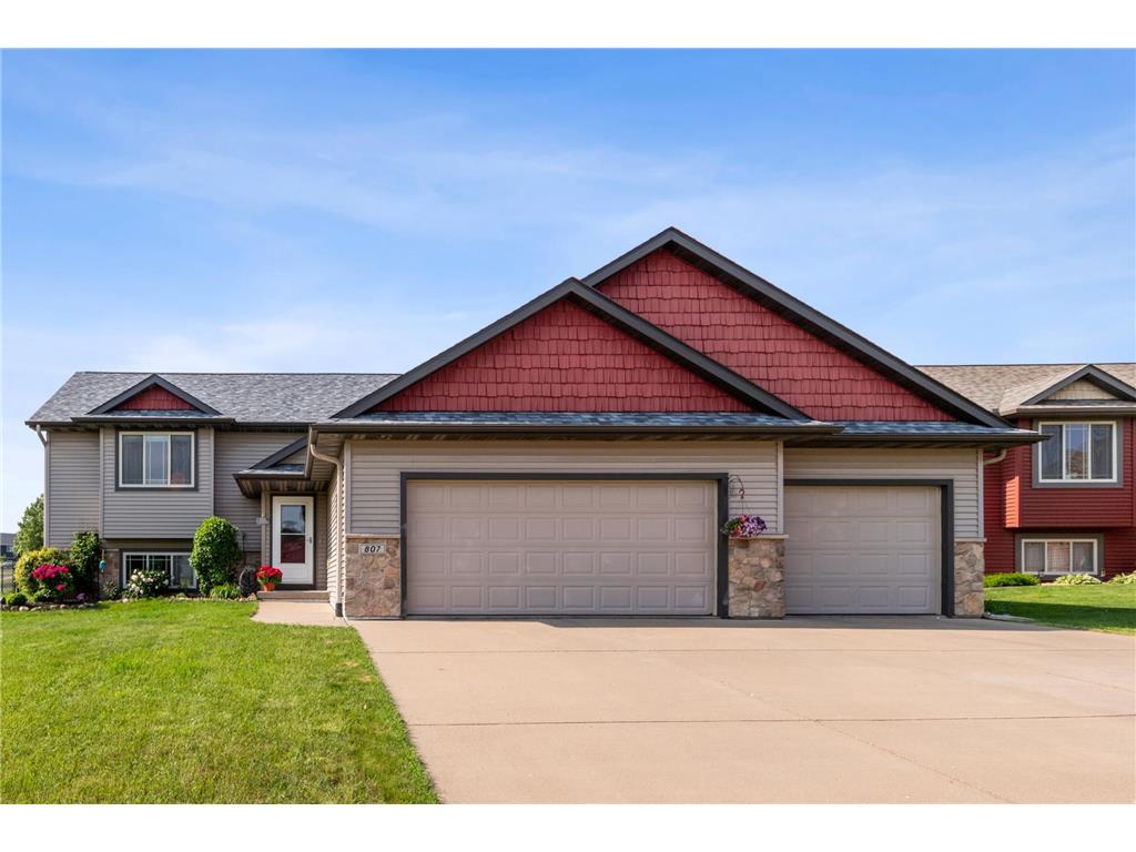 807 Fairchild Drive River Falls WI 54022 6730533 image1