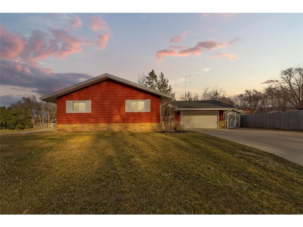 807 Lincoln Avenue SW Faribault MN 55021 6502802 image1