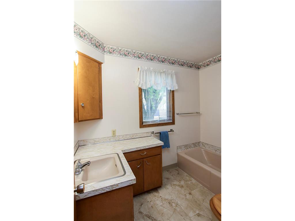 807 N Renville Street Winthrop MN 55396 7065164 image20