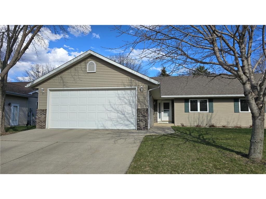 807 Southview Court W #A Marshall MN 56258 6516586 image1