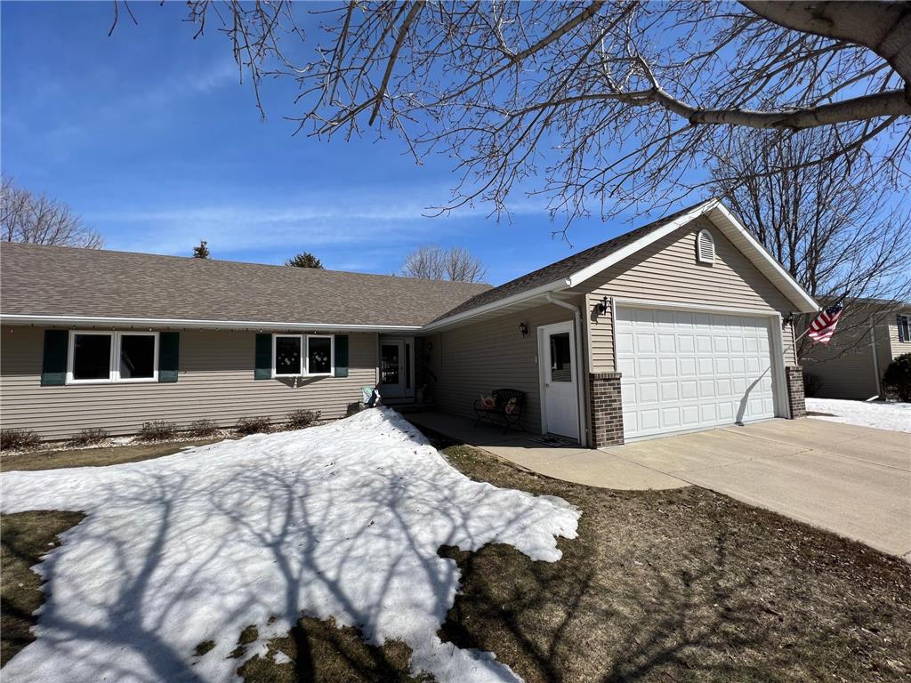 807 Southview Court W #B Marshall MN 56258 6352457 image1