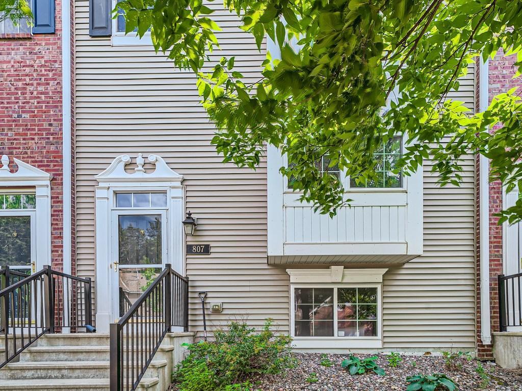 807 Village Parkway Circle Pines MN 55014 6418443 image1
