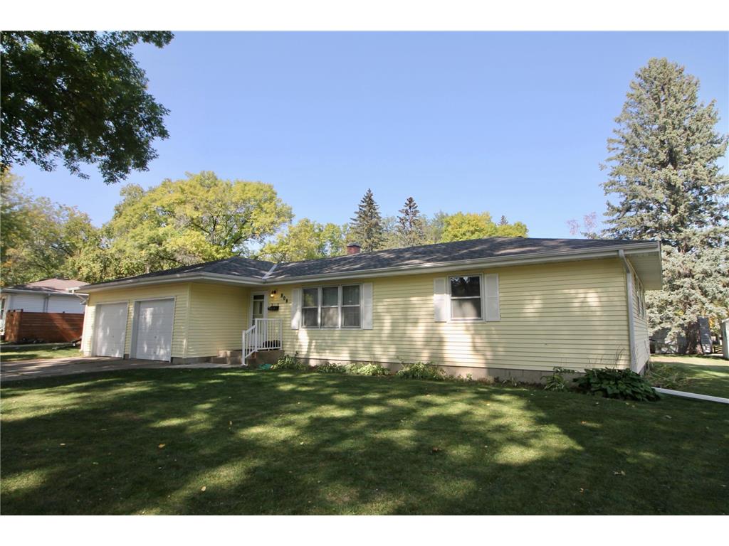 808 14th Avenue SW Willmar MN 56201 6437048 image1