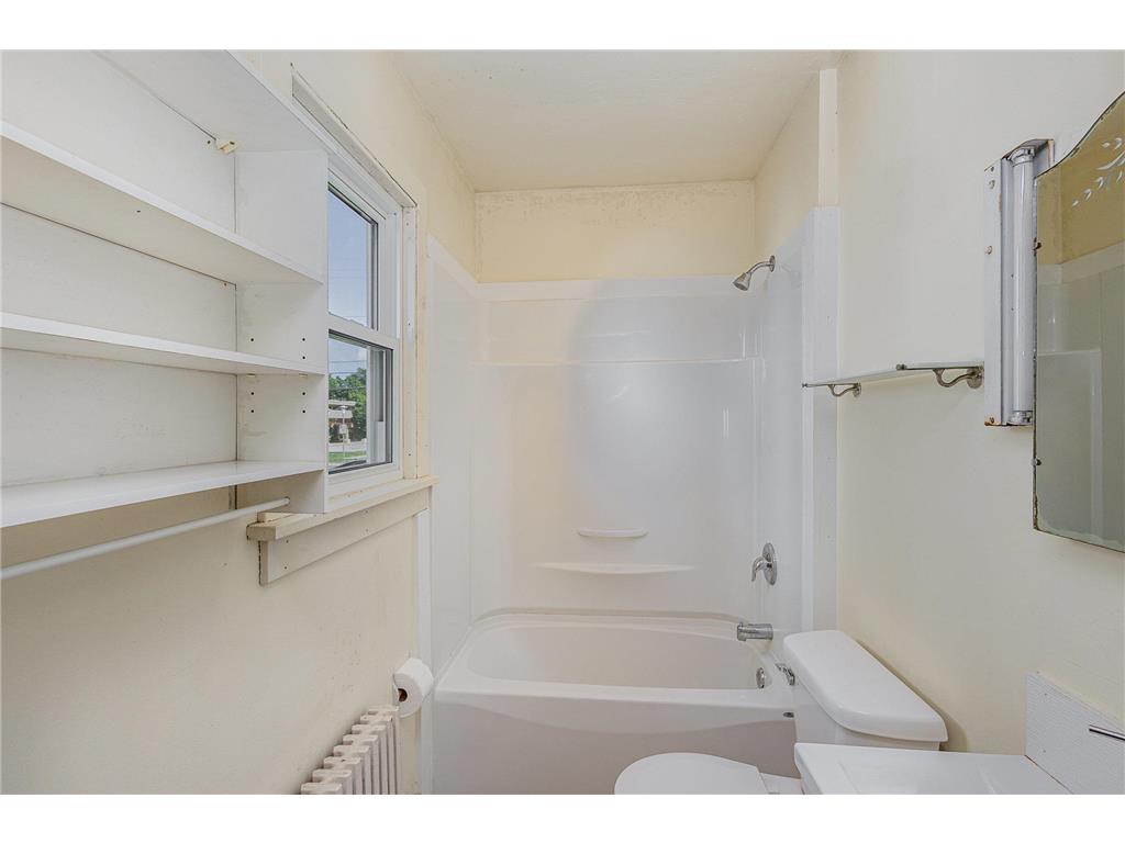 808 9th Ave E Menomonie WI 54751 7004905 image11