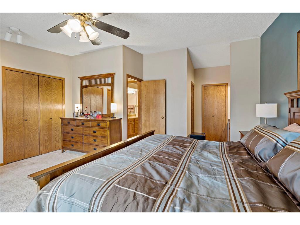 808 Bryant Lane Burnsville MN 55337 7027727 image16