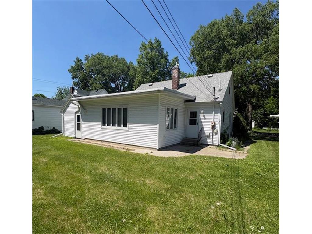 808 Grove Avenue Montevideo MN 56265 7082426 image3