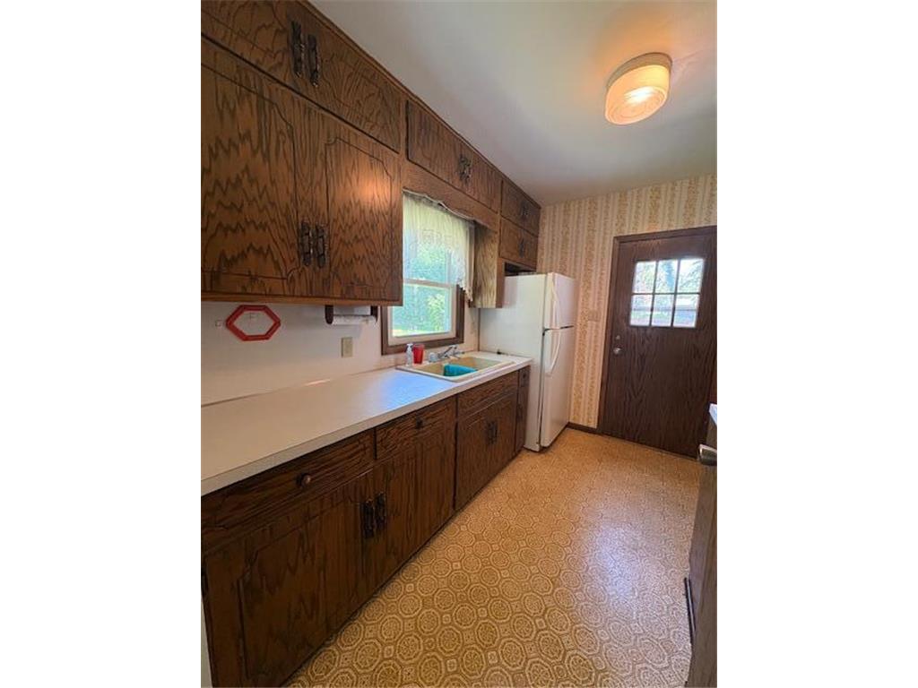 808 Grove Avenue Montevideo MN 56265 7082426 image5
