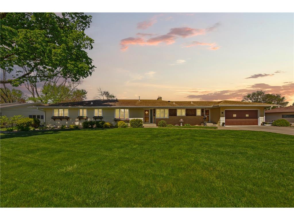 808 Hillcrest Drive Montgomery MN 56069 7075412 image1