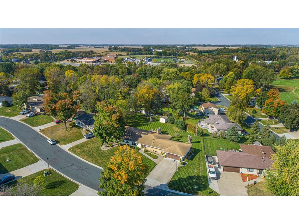 808 Hillcrest Drive Montgomery MN 56069 7075412 image2