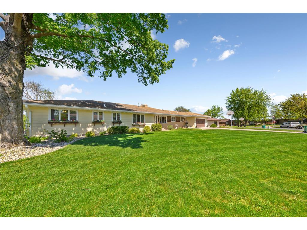 808 Hillcrest Drive Montgomery MN 56069 7075412 image41
