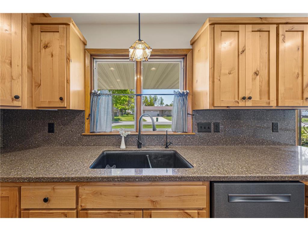 808 Hillcrest Drive Montgomery MN 56069 7075412 image9