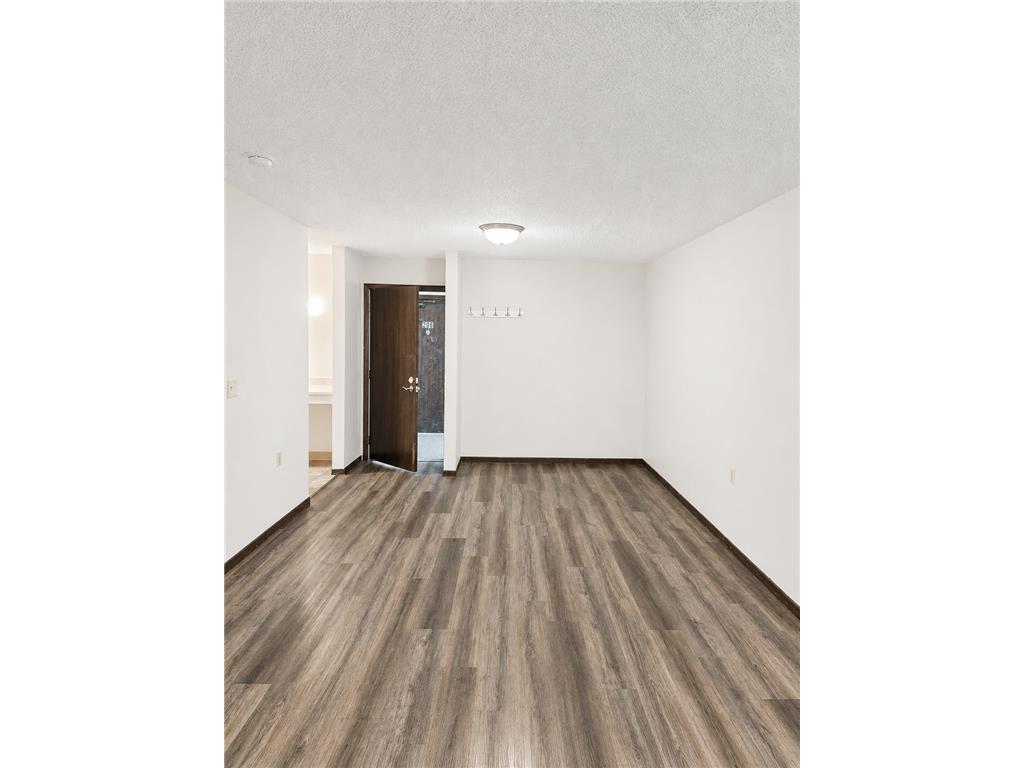 808 Hills Avenue #S207 Jackson MN 56143 7079635 image2