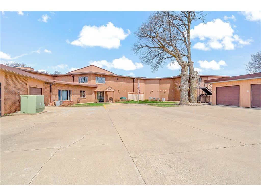 808 Lake Chapeau Drive #109 Albert Lea MN 56007 - White 6354755 image1